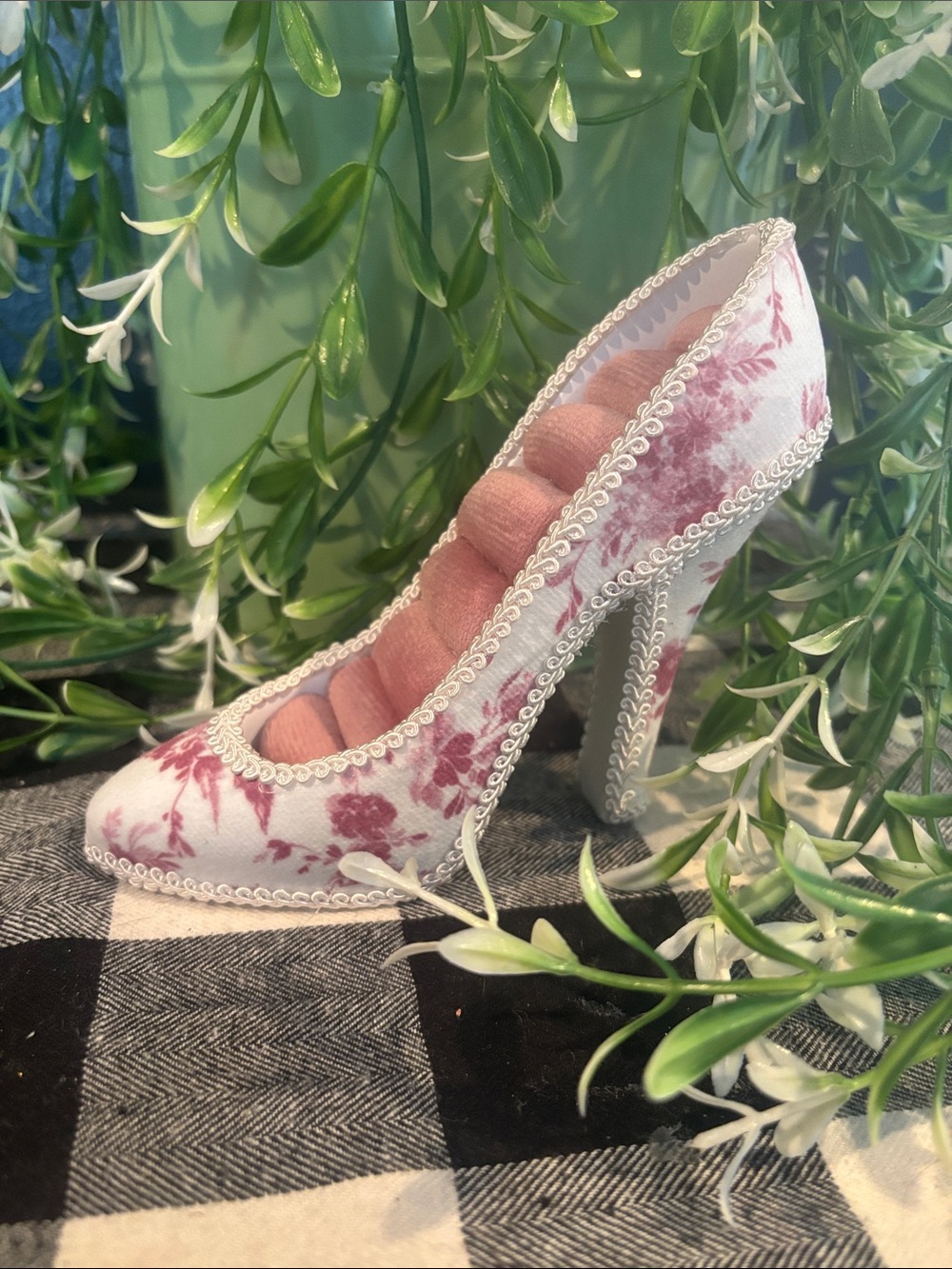 Classic Floral Pink High Heel Jewelry Holder